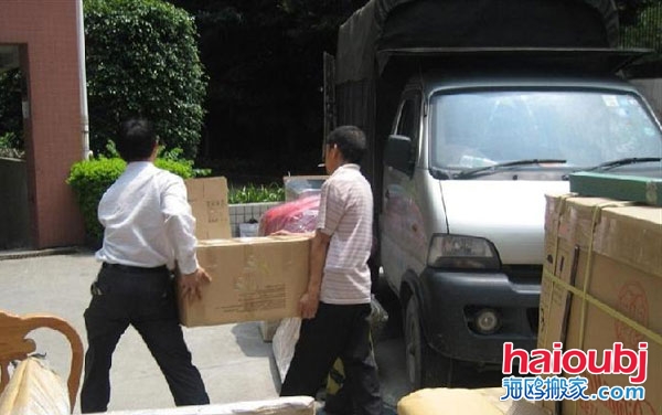 防偷防盜防搬家，正規(guī)搬家公司提醒您一定要注意生活細節(jié)，切勿被不法分子鉆了空子，搬家的時候一定要注意察言觀色，壞人隨處都存在，只是需要我們保護好自己。.jpg